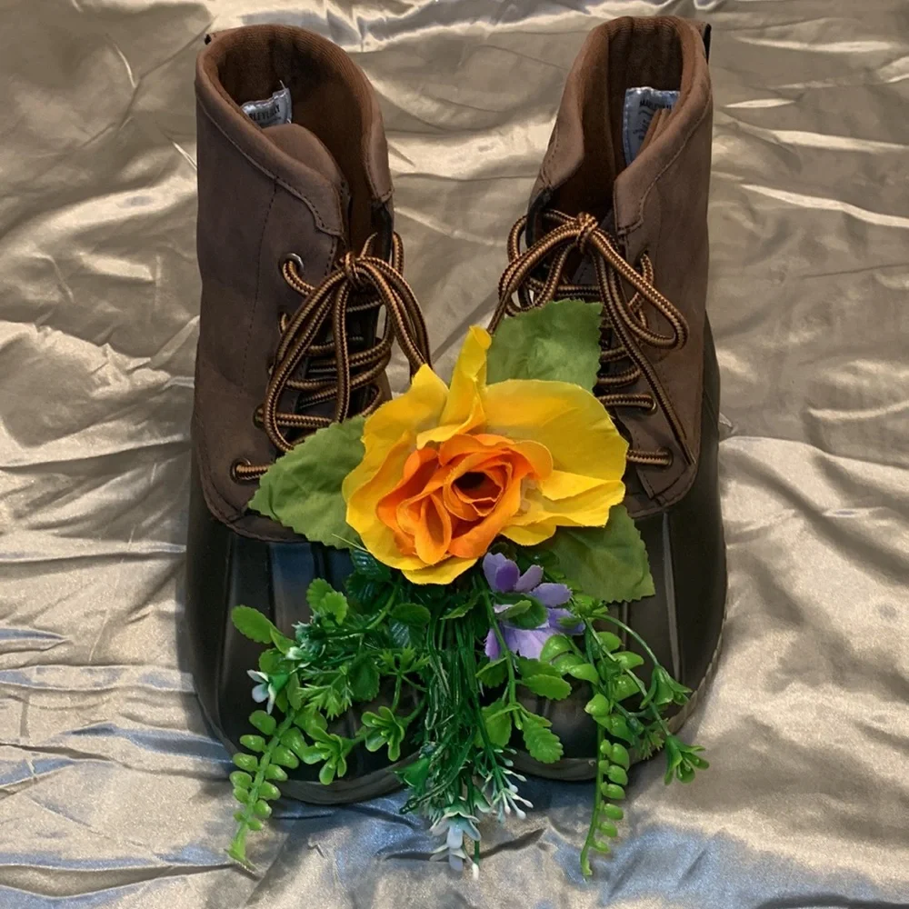 🌹 FLASH SALE 🔥MARLEYLILLY • Really Cute Monogrammed Duck Waterproof Boots